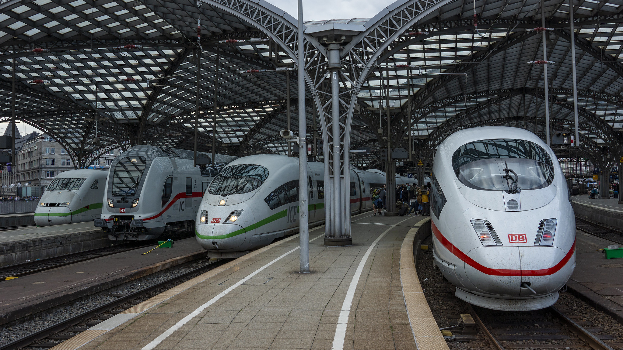 3 ICEs and 1 IC at Köln